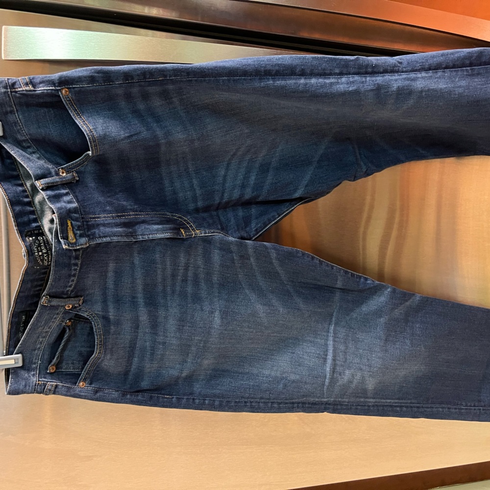 Men’s Lucky Brand 363 vintage straight jeans-excellent condition!